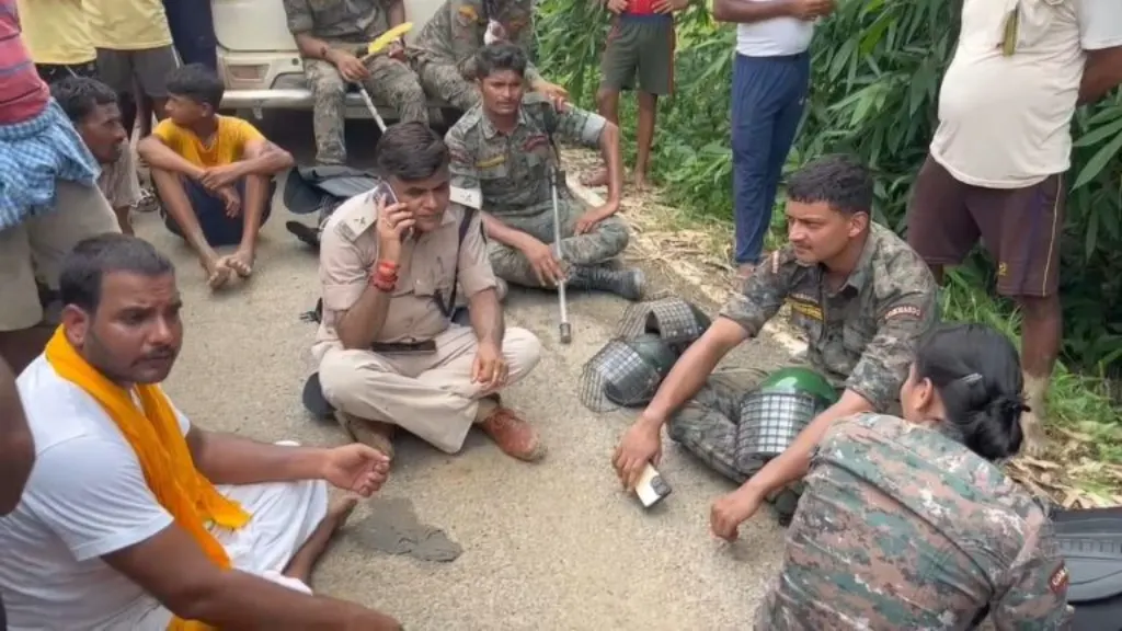 a shocking incident in hyderabad: a teenager's involvement in theft spirals into the tragic murder of a young girl. read more about the crime, investigation, and community impact.