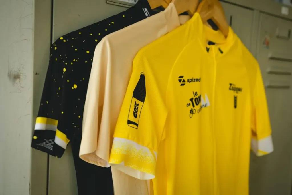 discover the key elements of dream11's jersey sponsorship strategy, exploring how the brand partners with sports teams to enhance visibility, drive fan engagement, and reinforce its position in the fantasy sports industry.